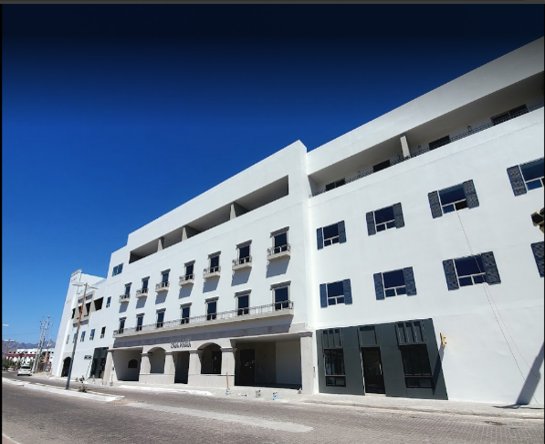 Fachada blanca del Hotel Boutique Casa María terminado en San Carlos, Sonora — SQ Tech