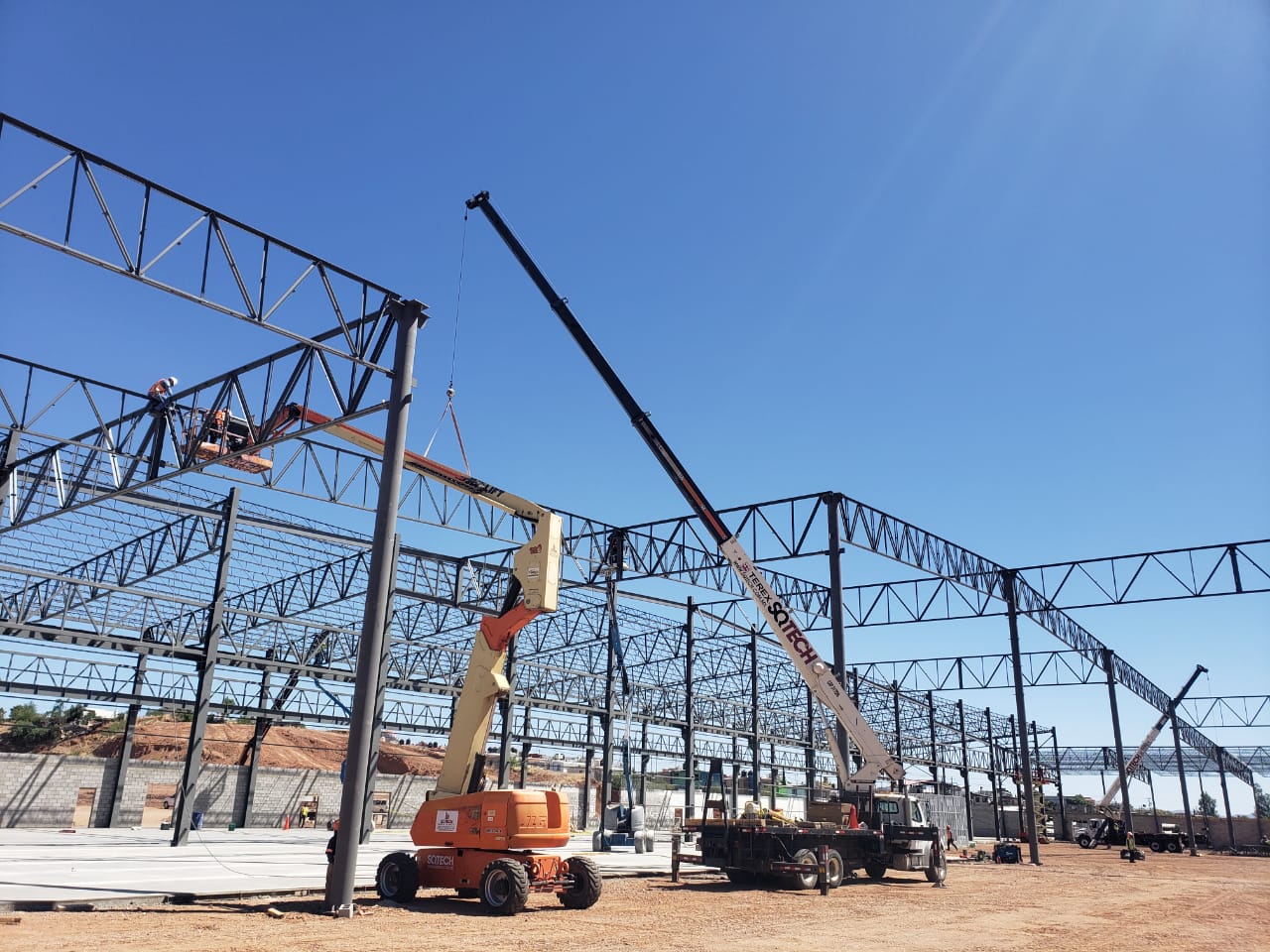 Montaje de armaduras Joist en la planta Stanley Black & Decker en Nogales, Sonora — SQ Tech